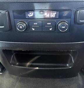 2017 GMC Yukon XL SLT   - Photo 24 - Bakersfield, CA 93305
