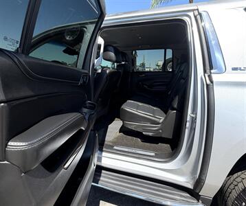 2017 GMC Yukon XL SLT   - Photo 8 - Bakersfield, CA 93305