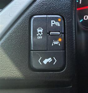 2017 GMC Yukon XL SLT   - Photo 38 - Bakersfield, CA 93305