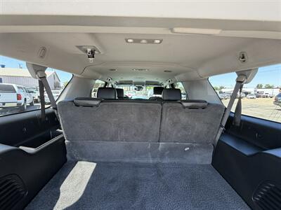 2017 GMC Yukon XL SLT   - Photo 15 - Bakersfield, CA 93305