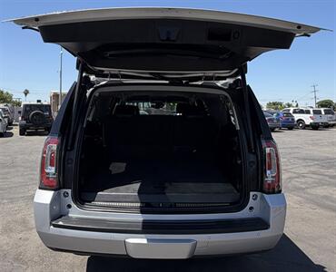 2017 GMC Yukon XL SLT   - Photo 13 - Bakersfield, CA 93305