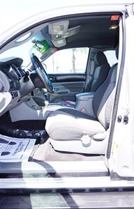 2008 Toyota Tacoma PreRunner V6   - Photo 6 - Bakersfield, CA 93301