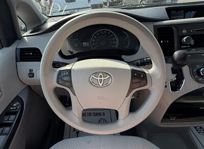 2011 Toyota Sienna LE 8-Passenger   - Photo 24 - Bakersfield, CA 93305