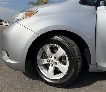 2011 Toyota Sienna LE 8-Passenger   - Photo 30 - Bakersfield, CA 93305