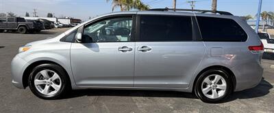 2011 Toyota Sienna LE 8-Passenger   - Photo 4 - Bakersfield, CA 93305