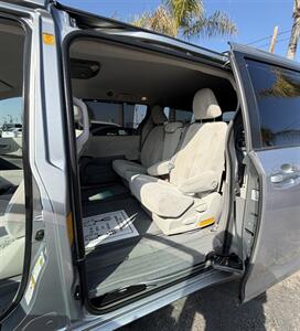 2011 Toyota Sienna LE 8-Passenger   - Photo 7 - Bakersfield, CA 93305