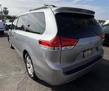 2011 Toyota Sienna LE 8-Passenger   - Photo 8 - Bakersfield, CA 93305