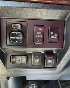 2014 Toyota Tundra Limited - Photo 28 - Bakersfield, CA 93301