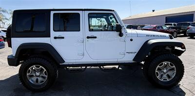 2017 Jeep Wrangler Unlimited Rubicon   - Photo 15 - Bakersfield, CA 93301
