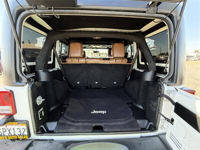 2017 Jeep Wrangler Unlimited Rubicon   - Photo 12 - Bakersfield, CA 93301