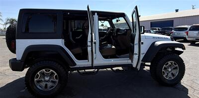 2017 Jeep Wrangler Unlimited Rubicon   - Photo 16 - Bakersfield, CA 93301