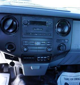 2014 Ford F450 Regular Cab DRW 2WD   - Photo 9 - Bakersfield, CA 93305