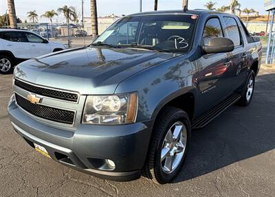 2010 Chevrolet Avalanche LT   - Photo 3 - Bakersfield, CA 93305