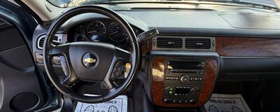 2010 Chevrolet Avalanche LT   - Photo 21 - Bakersfield, CA 93305