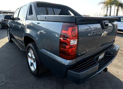 2010 Chevrolet Avalanche LT   - Photo 8 - Bakersfield, CA 93305