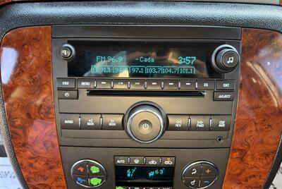 2010 Chevrolet Avalanche LT   - Photo 18 - Bakersfield, CA 93305