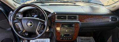 2010 Chevrolet Avalanche LT   - Photo 20 - Bakersfield, CA 93305