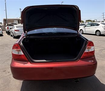 2004 Toyota Camry SE V6 - Photo 12 - Bakersfield, CA 93305