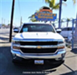 2017 Chevrolet Silverado 1500 Silverado 1500 LT: Crew Cab 2WD   - Photo 2 - Bakersfield, CA 93305