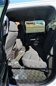 2017 Chevrolet Silverado 1500 Silverado 1500 LT: Crew Cab 2WD   - Photo 6 - Bakersfield, CA 93305
