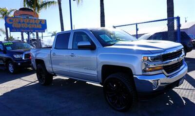 2017 Chevrolet Silverado 1500 LT Crew Cab 2WD   - Photo 3 - Bakersfield, CA 93305