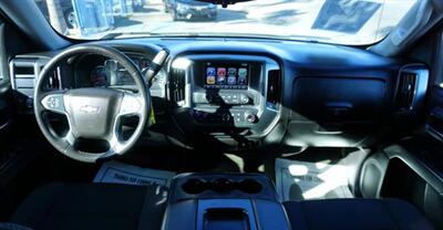 2017 Chevrolet Silverado 1500 LT Crew Cab 2WD   - Photo 8 - Bakersfield, CA 93305