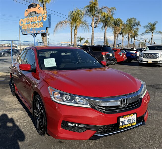 2017 Honda Accord Sport's photo