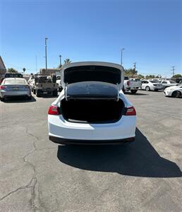 2018 Chevrolet Malibu LS   - Photo 10 - Bakersfield, CA 93301