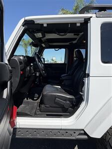 2017 Jeep Wrangler Rubicon - Photo 6 - Bakersfield, CA 93301
