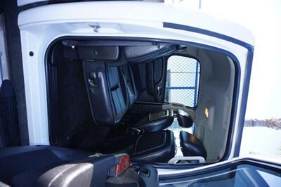 2011 GMC Sierra 2500HD SLT Crew Cab 4WD   - Photo 6 - Bakersfield, CA 93305