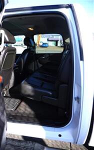 2011 GMC Sierra 2500HD SLT Crew Cab 4WD   - Photo 7 - Bakersfield, CA 93305