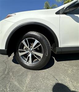 2018 Toyota RAV4 XLE   - Photo 24 - Bakersfield, CA 93301