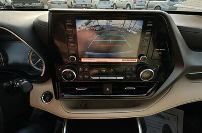 2022 Toyota Highlander XLE   - Photo 25 - Bakersfield, CA 93301