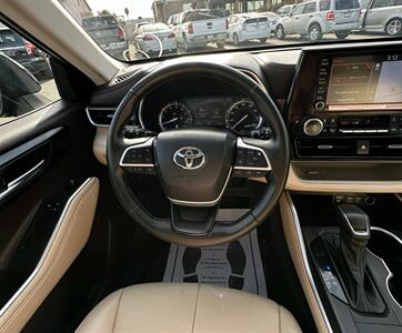 2022 Toyota Highlander XLE   - Photo 23 - Bakersfield, CA 93301