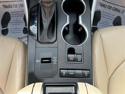 2022 Toyota Highlander XLE   - Photo 26 - Bakersfield, CA 93301