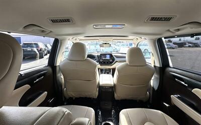 2022 Toyota Highlander XLE   - Photo 20 - Bakersfield, CA 93301