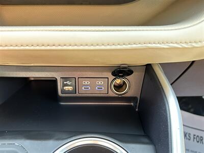 2022 Toyota Highlander XLE   - Photo 27 - Bakersfield, CA 93301