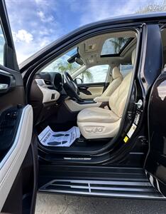 2022 Toyota Highlander XLE   - Photo 6 - Bakersfield, CA 93301