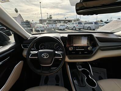 2022 Toyota Highlander XLE   - Photo 22 - Bakersfield, CA 93301