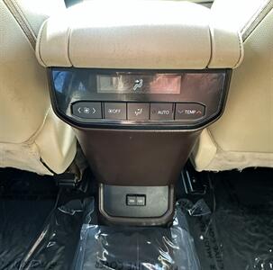 2022 Toyota Highlander XLE   - Photo 19 - Bakersfield, CA 93301