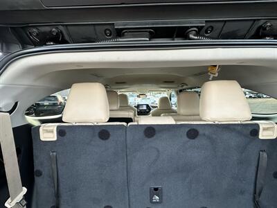 2022 Toyota Highlander XLE   - Photo 13 - Bakersfield, CA 93301