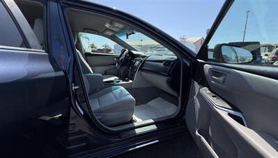 2017 Toyota Camry XSE - Photo 17 - Bakersfield, CA 93305