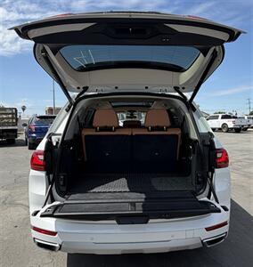 2022 BMW X7 xDrive40i   - Photo 14 - Bakersfield, CA 93301