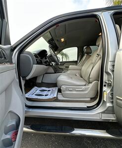 2014 Chevrolet Tahoe LT   - Photo 5 - Bakersfield, CA 93305