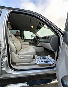 2014 Chevrolet Tahoe LT   - Photo 15 - Bakersfield, CA 93305