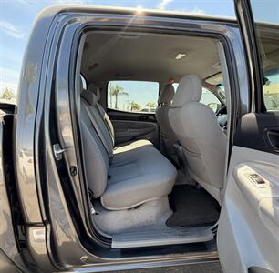 2011 Toyota Tacoma V6   - Photo 17 - Bakersfield, CA 93305