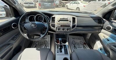 2011 Toyota Tacoma V6   - Photo 18 - Bakersfield, CA 93305