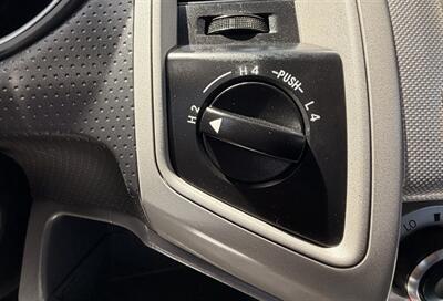 2011 Toyota Tacoma V6   - Photo 25 - Bakersfield, CA 93305