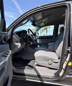 2011 Toyota Tacoma V6   - Photo 6 - Bakersfield, CA 93305