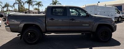 2011 Toyota Tacoma V6   - Photo 14 - Bakersfield, CA 93305